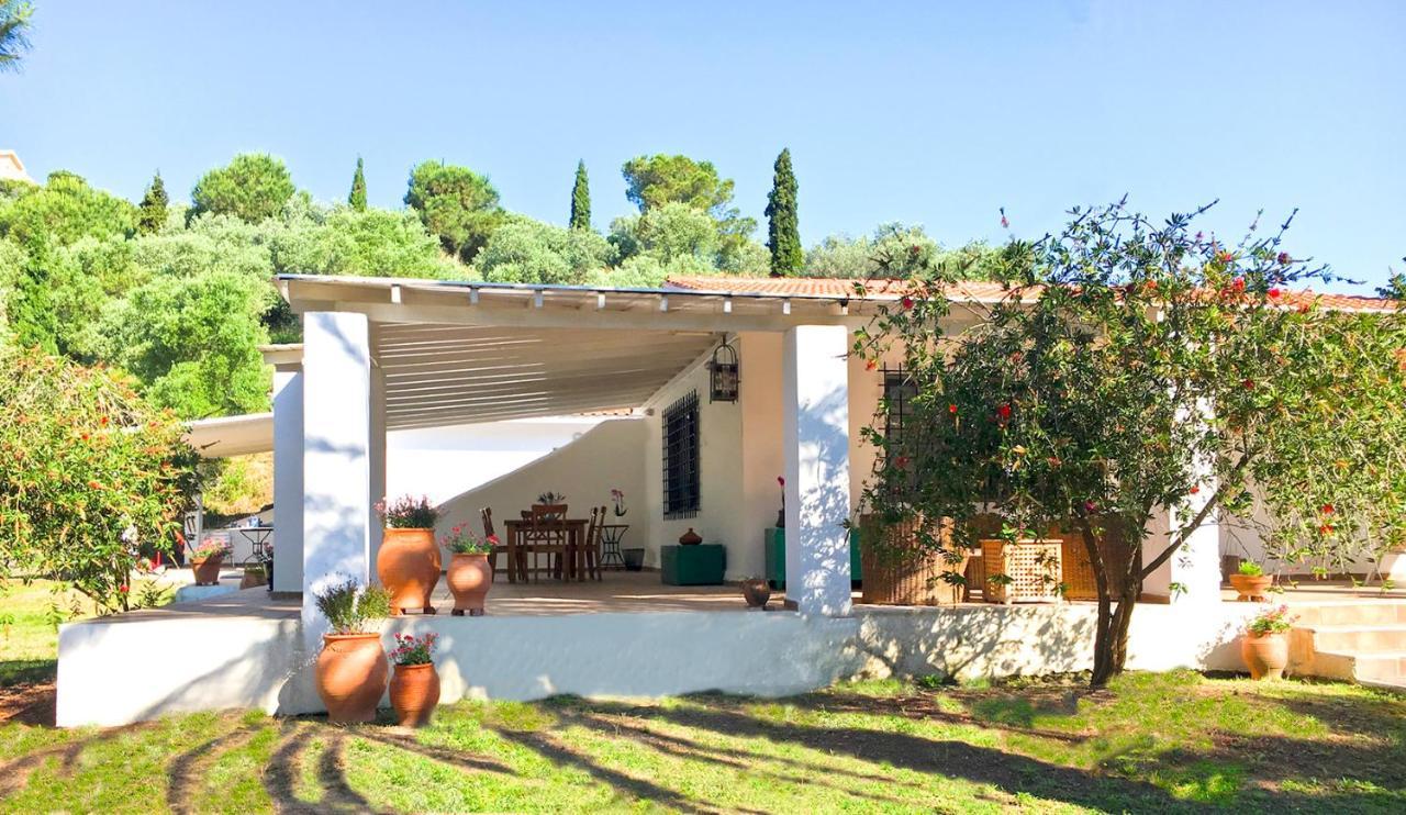 Olive Bay Beach House Amolianí Exterior foto